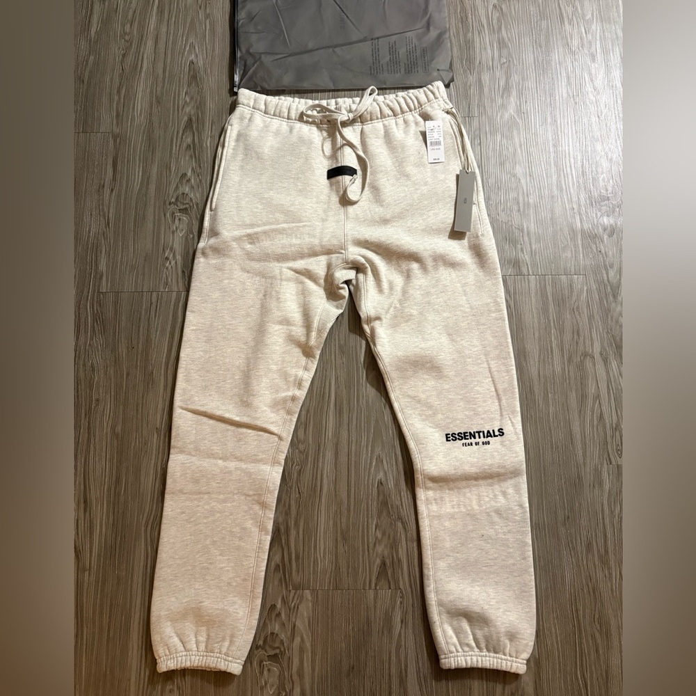 Essentials Fear of God sweat pants light oat size large